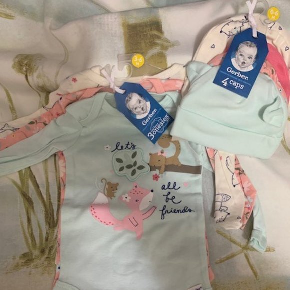 NWT Gerber Onesies (3-6m)  and Hat (0-6m) Set Girls - Picture 1 of 4